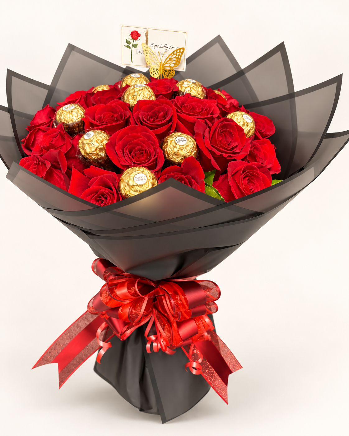 Arreglo floral 5: rosas rojas con chocolates y tarjeta de amor